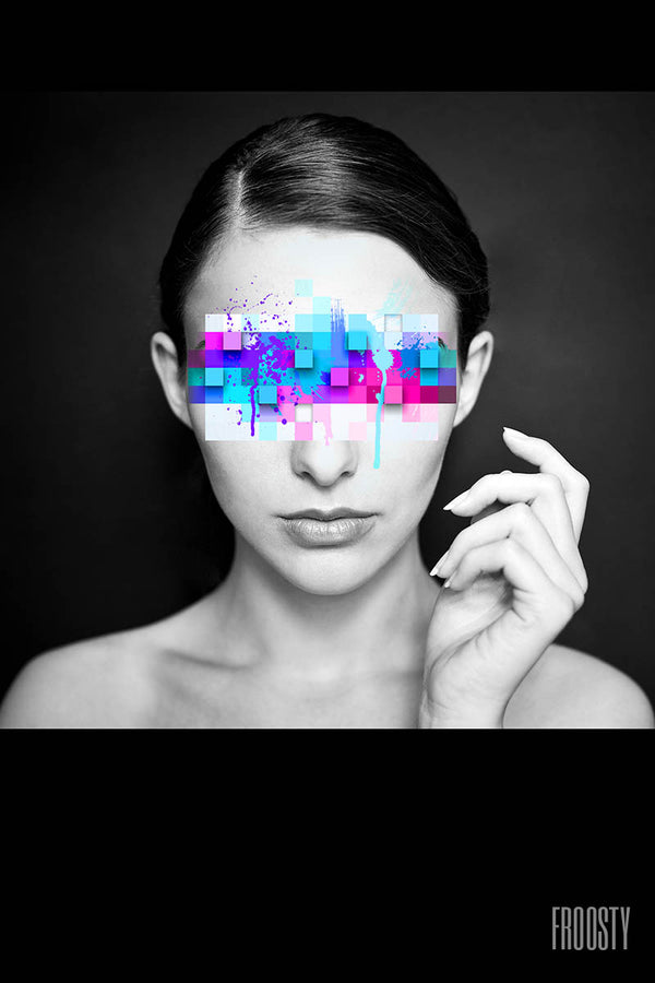 FROOSTY | Christian Kernchen - PIXEL IN YOUR FACE - Woman with Pixel Banner - Color 001 - Artwork - Kunstwerk - Artprint - Kunstdruck - Portrait - Photography - digital Artwork - black and white - schwarz weiß - color - farbig - Farbstrich - limited Edition - limitierte Auflage - Hahnemühle - frosty