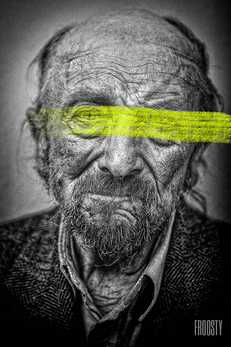 FROOSTY | Christian Kernchen - YELLOW IN YOUR FACE - portrait of homeless old man with color stroke - Artwork - Kunstwerk - Artprint - Kunstdruck - black and white - schwarz weiß - color - farbig - Farbstrich - limited Edition - limitierte Auflage - Hahnemühle - frosty