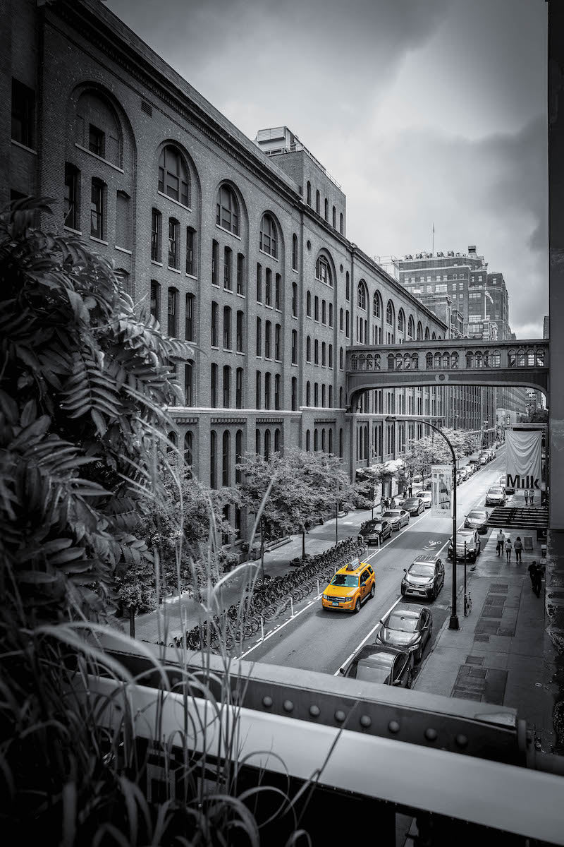 FROOSTY | Christian Kernchen - THE STREETS OF NEW YORK CITY - MILK - USA - America - Artwork - Kunstwerk - Artprint - Kunstdruck - Photography - Fotografie - Aufnahme - colorkey - Architecture Photography - black and white - Schwarz Weiß - limited Edition - limitierte Auflage - Hahnemühle - frosty